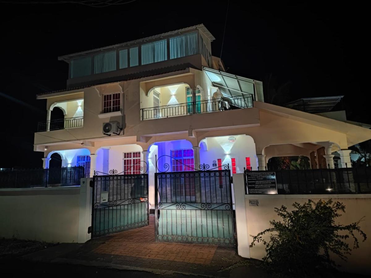 Villa L'Or With Private Pool Flic en Flac Exterior foto